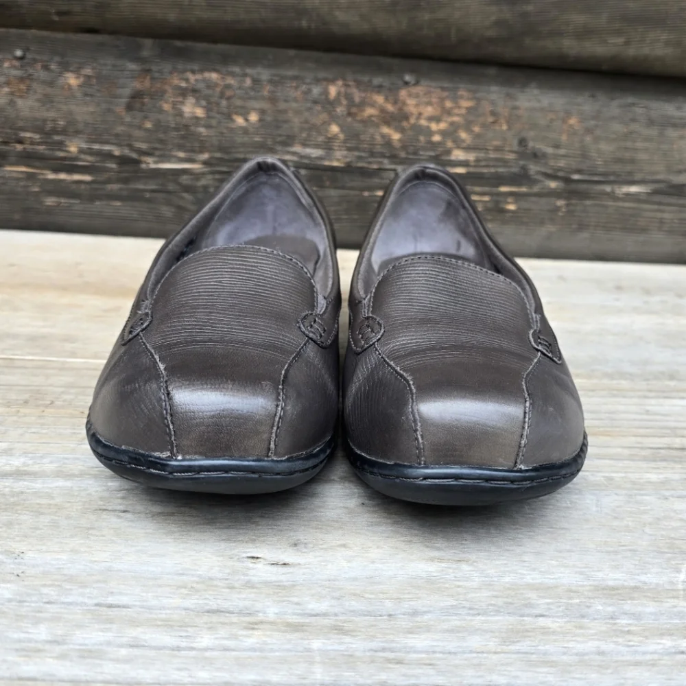 Clarks Bendables Bayou Classic Minimalist Taupe Leather Comfort Loafers 9W